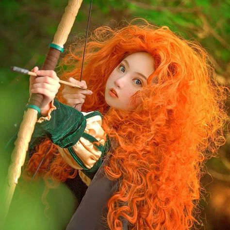 xiaorouseeu looks so great in her Merida Cosplay Mary Poppins Kostüm, Prenses Merida, Ciri Cosplay, Merida Costume, Merida Cosplay, Cosplay Disney, Merida Brave, Epic Cosplay, Disney Cosplay