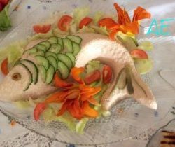 TUNA MOULD Tuna Mousse Recipe, Prawn Starters, Tuna Dip, How To Make Tuna, Food Lovers Recipes, Salmon Dip, Tuna Mayo, Pate Recipes, Banting Recipes