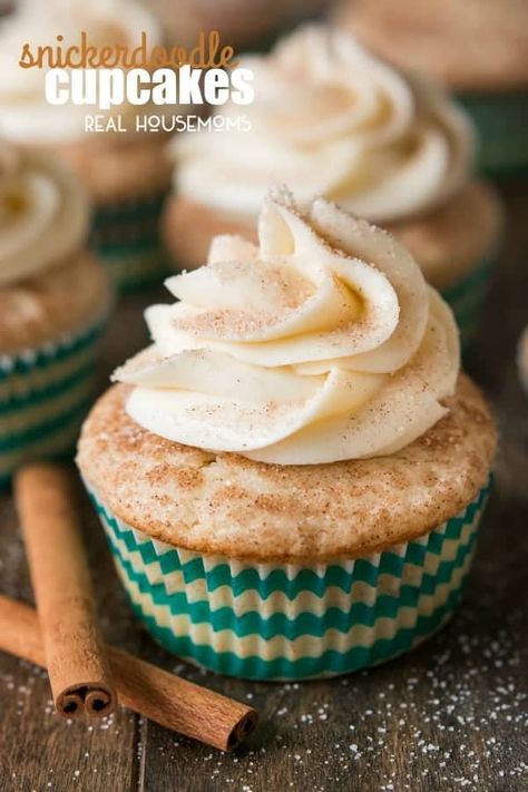 Snickerdoodle Cupcakes, Cinnamon Cupcakes, Salty Cake, Cupcakes Recipe, Köstliche Desserts, Christmas Cupcakes, Snickerdoodles, Savoury Cake, White Cake