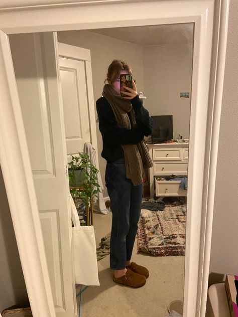 Birkenstock Clogs Outfit Lazy, Brown Leather Boston Birkenstock Outfit, Beige Boston Birkenstock Outfit, Dark Boston Birkenstock Outfit, Boston Shearling Clogs Outfit, Mink Boston Clogs Outfit, Scrubs And Birkenstocks, Boston Clogs Outfit Mocha, Boston Slides Outfit