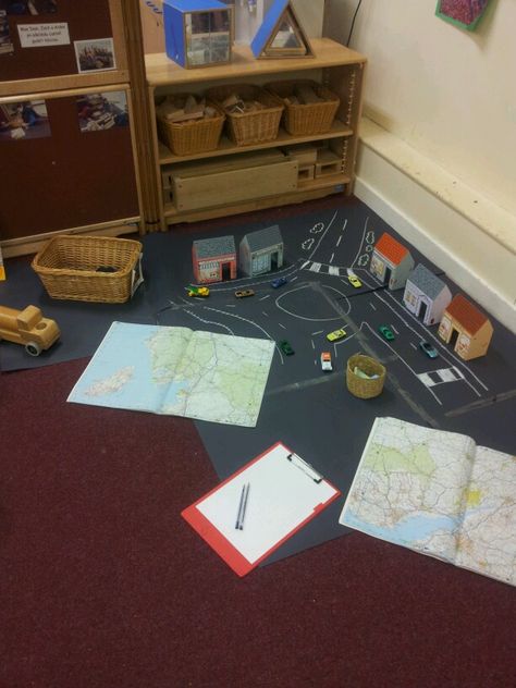 never thought of putting maps with the vehicles   Street maps? Maps Eyfs, Role Play Areas, Eyfs Classroom, Block Center, Preschool Rooms, Block Area, Eyfs Activities, Block Play, Construction Area