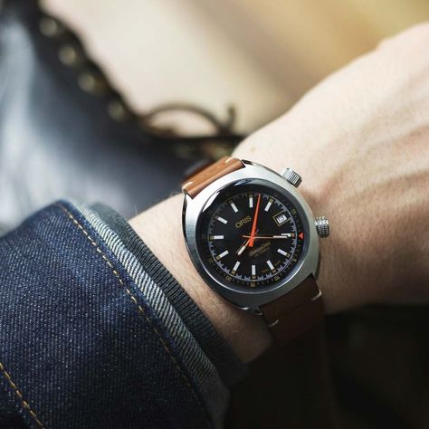 Worn & Wound on Instagram: “via @windupwatchshop - Just a reminder, the Oris ChronOris is a really cool looking watch - 39mm, dual-crowns - black, orange and a touch…” Oris Chronoris, Just A Reminder, Black Orange, Samsung Gear Watch, Luxury Items, Jaeger Watch, Smart Watch, Crown, Ootd