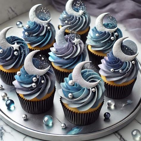 Space Themed Cupcakes, Sky Cupcakes, Space Themed Desserts, Galaxy Cupcakes, Space Cupcakes, Purple Cakes Birthday, Catering Ideas Food, Themed Desserts, Easy Food Art