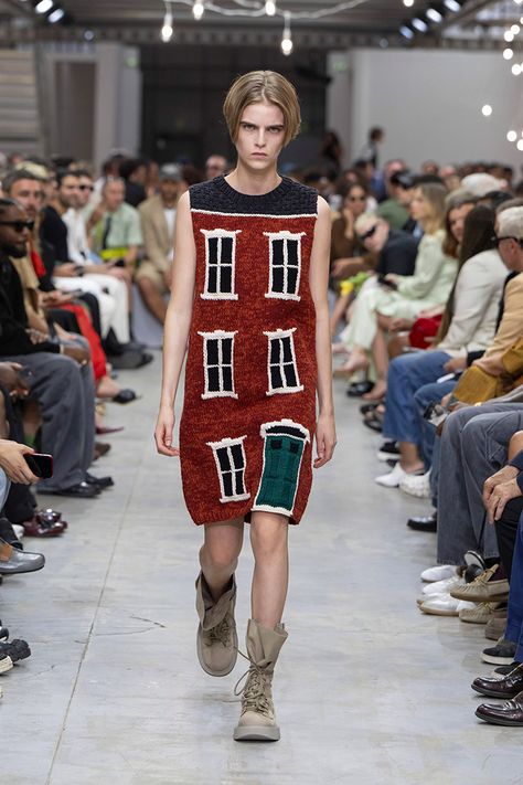 Surreal Fusion: JW Anderson Spring Summer 2025 Collection Jw Anderson Aesthetic, Knitted Fashion, Summer 2025, Fashion Aesthetics, J W Anderson, Jw Anderson, Photographer Branding, Fashion Weeks, Couture Collection