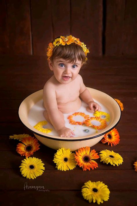 Sitter Shoot, Newborn Bath Tub, Tin Tub, Bucket Ideas, Milestone Photography, Sitter Sessions, Newborn Baby Photoshoot, Baby Shoot, Studio Photoshoot