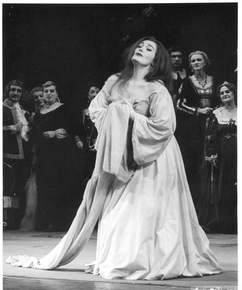 Joan Sutherland as Lucia di Lammermoor Lucia Di Lammermoor, Opera Stage, Joan Sutherland, Classical Opera, London Symphony Orchestra, Classical Musicians, Maria Callas, Metropolitan Opera, Music Pictures