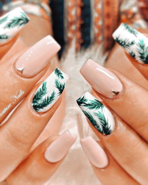 Palm Leaf Nail Art, Palm Frond Nails, Bali Nails Design, Cancun Nails Vacations, Palm Leaf Nails, Hawaii Inspired Nails, Hawaii Nails Ideas, Cancun Nails, Easter Acrylic Nails