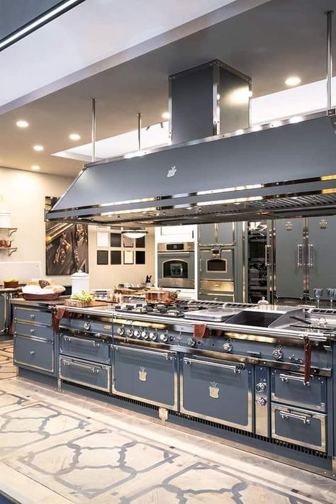 Chefs Kitchen Design, Officine Gullo, Restaurant Kitchen Design, Commercial Kitchen Design, Modern Kitchen Design Black, Dream Kitchens Design, Fabulous Kitchens, White Modern Kitchen, Luxury Kitchen Design