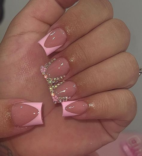 Short Bling French Tip Nails, Short French Tip Acrylic Nails With Gems, French Tip With Gems, French Tips With Gems, Short Frenchies, Sqaure Nails, Gel Ideas, Gem Nail Designs, Acrylic Nail Designs Classy