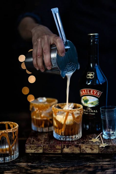 Baileys Drinks, Baileys Cocktails, Low Calorie Cake, Baileys Coffee, Baileys Recipes, Lemon Syrup, Chocolate Martini, Lemon Drizzle Cake, Drizzle Cake