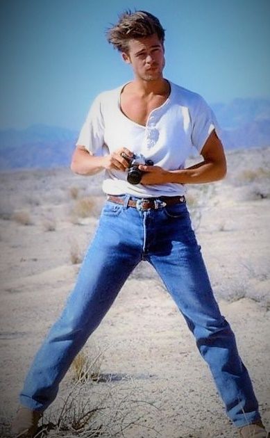 Brad Pitt's got a strange bulge !!! Brad Pitt Photos, Thelma Louise, Rip Paul Walker, Ed Westwick, Ralph Fiennes, Ewan Mcgregor, Robert Redford, Denim Trends, George Clooney