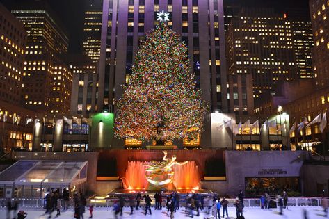 Christmas tree in New York. City at Rockefeller Center #AD , #advertisement, #Sponsored, #tree, #Center, #Rockefeller, #Christmas Rockefeller Center Christmas Wallpaper, Christmas Tree In New York, New York Editorial, New York Christmas Tree, New York Projects, Christmas Skating, Rockefeller Center Christmas, Christmas In New York, York Christmas