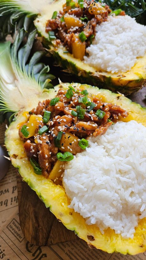 Teriyaki Pineapple Bowl Teriyaki Chicken Pineapple Bowl, Pineapple Bowls Chicken Shrimp, Teriyaki Bowl Recipe, Pineapple Recipes Dinner, Pineapple Teriyaki Chicken, Teriyaki Pineapple, Pineapple Bowls, Teriyaki Chicken Bowl, Teriyaki Bowl