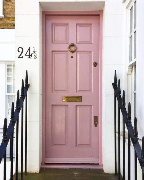 The top 8 pink doors of London – London is Pink Pink Front Door, Porch Doors, Door Paint Colors, Pink Door, Painted Front Doors, Casa Exterior, Front Door Colors, Pink Houses, Beautiful Doors