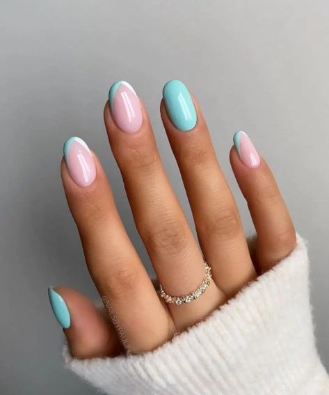 Aqua Nail Designs, Aqua Nail, Turquoise Nail Designs, Pink Brunette, Pink Nail Design, Short Oval Nails, Short French Tip Nails, Pink Nail Ideas, Aqua Nails