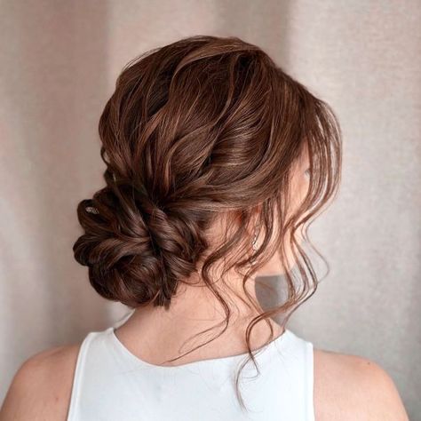 Romantic Wedding Hair Updo, Bun Upstyle, Trendy Updo Hairstyles, Wedding Bucket List, Wavy Bun, Wedding Bucket, Messy Hair Updo, Black Hair Updo Hairstyles, Curly Bun Hairstyles