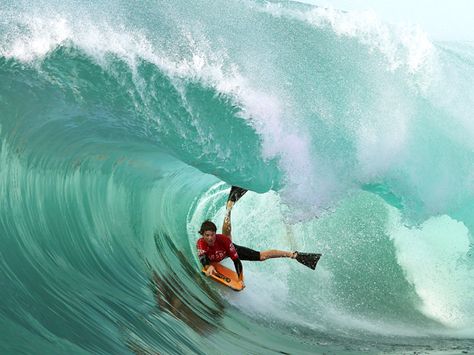 Big Wave Surfing, Ocean Surf, Surf Life, Surfing Waves, Big Waves, Surfs Up, Extreme Sports, Ocean Waves, Beach Life