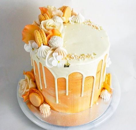 Orange Theme Cake Ideas, Carrot Cake Design Ideas, Orange Color Cake, Thanksgiving Cakes Decorating, Orange Birthday Cake, Bonfire Birthday, Cake Themes, Thanksgiving Cake, Simple Cakes