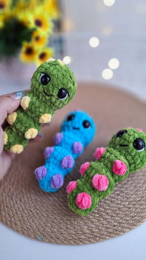 Amigurumi for all | Cute, colorful and funny caterpillars🥰 | Facebook Funny Crochet Plushies, Caterpillar Crochet, Crochet Caterpillar, Crochet Funny, Crochet Baby Projects, Crochet Bird Patterns, Quick Crochet Patterns, Crochet Birds, Crochet Humor