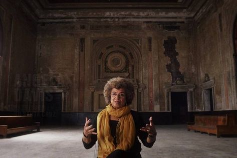 Best Documentaries On Netflix, Documentary Filmmaking, Good Movies On Netflix, Angela Davis, Interview Style, Netflix Documentaries, Best Documentaries, Movies 2016, Film Grab