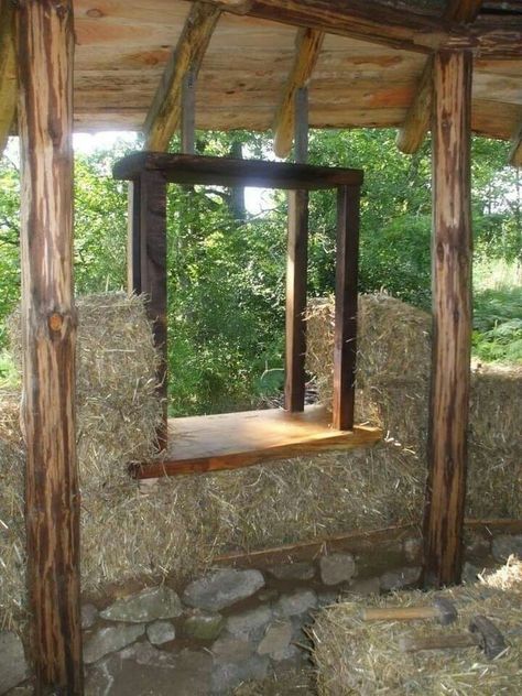 Cob House Plans, Straw Bale Building, Straw Bale Construction, Cob Building, Casa Hobbit, Nature House, Earth Bag Homes, Straw Bale House, Eco Buildings