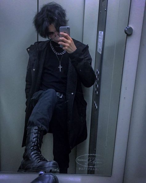 Men Goth Aesthetic, Goth Looks Outfits Men, All Black Skater Outfit Men, Werewolf Aesthetic Outfit Male, Casual Goth Men, Goth Fits Men, Men Goth Outfit, Metal Head Outfits Men, Goth Style Men