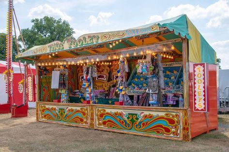 Carnival Stalls, Boardwalk Games, Vintage Carnival Games, Circus Props, Fairground Games, Carnival Date, Carnival Booths, Game Booth, Halloween Circus