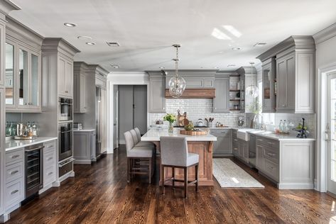 Custom Gray Cabinetry with Walnut Island and Walnut Hood Mantle Kitchen Snap, Серая Кухня, Grey Kitchen Designs, Glass Cabinets, Kitchen New York, Island Table, Kabinet Dapur, Beach Inspo, Classic Kitchen