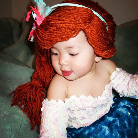 Ariel - Yarn Wig - The Little Mermaid - Disney - Halloween 2013 Yarn Wigs, Wigs For Kids, Crochet Wigs, Yarn Wig, Yarn Project, Crochet Wig, شال كروشيه, Crochet Kids Hats, Diy Costumes Kids