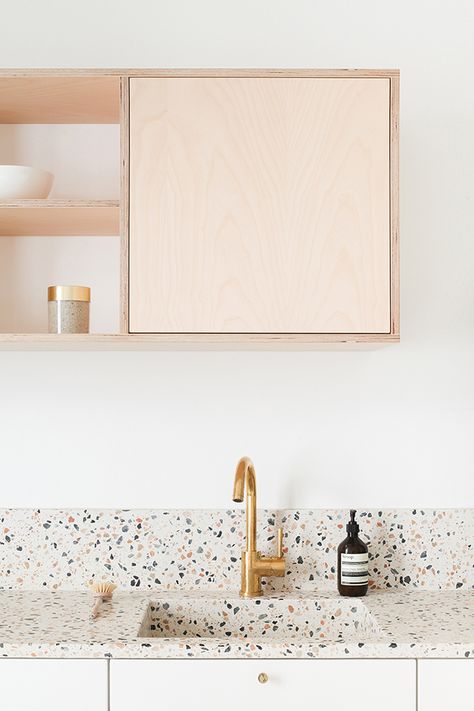 TDC: Pink terrazzo kitchen by Paris-based architects Heju Studio Terrazzo Kitchen, Scandinavian Style Home, Interior Minimalista, Kitchen Paint Colors, Wood Kitchen Cabinets, Stunning Kitchens, Kitchen Trends, Kitchen Paint, Home Trends