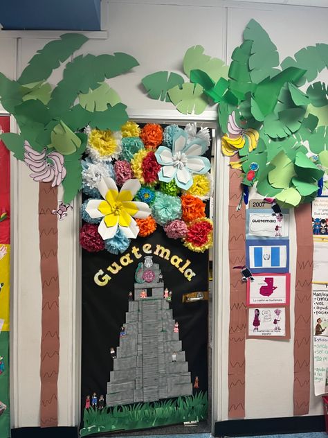 Guatemala Bulletin Board, Guatemala Door Decorations, Hispanic Heritage Month Classroom Door, Hispanic Heritage Month Decorations, Guatemala Culture, Hispanic History Month, Spanish Heritage Month, Hispanic Heritage Month Bulletin Board, Hispanic Heritage Month Crafts