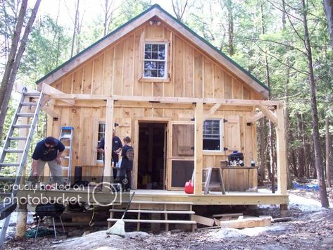 Diary of a 20x24 cabin going up in NH 20x24 Cabin Plans, 20x24 Cabin, Off Grid Cabin Plans, Hunting Cabins, Cabin Exteriors, Cabin Decks, Diy Tiny House Plans, Cute Small Houses, Modern Cabins