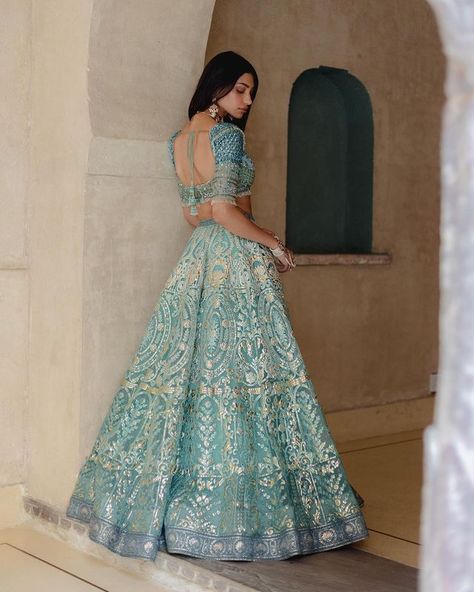 Alanna Panday, Trendy Outfits Indian, Indian Outfits Lehenga, Wedding Lehenga Designs, Lehenga Designs Simple, Traditional Indian Dress, Indian Photoshoot, Indian Dresses Traditional, Traditional Indian Outfits