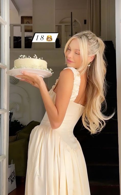 Janae Roberts, Long Silky Hair, Dream Wedding Decorations, Birthday Hair, Princess Girl, Fashion Victim, Instagram Photo Inspiration, Birthday Photoshoot, Instagram Inspiration