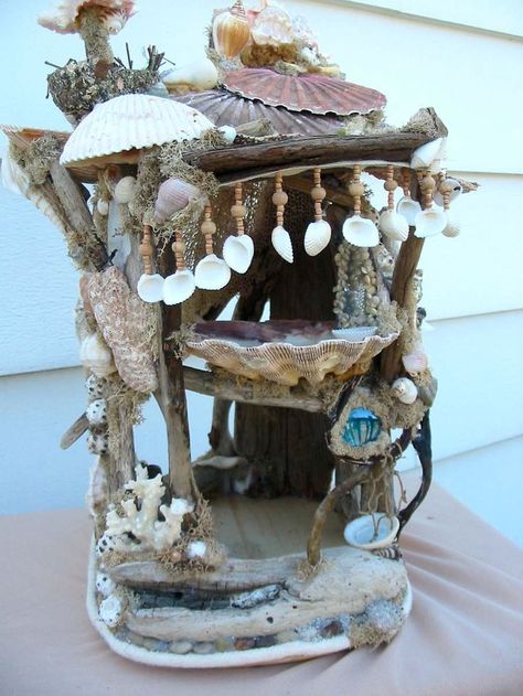 Seashell House Beach Dollhouse, Mermaid Fairy, Fairy Furniture, Faeries Gardens, Deco Nature, Fairy Crafts, Mermaid Beach, Fairy Garden Houses, Mermaid Dolls