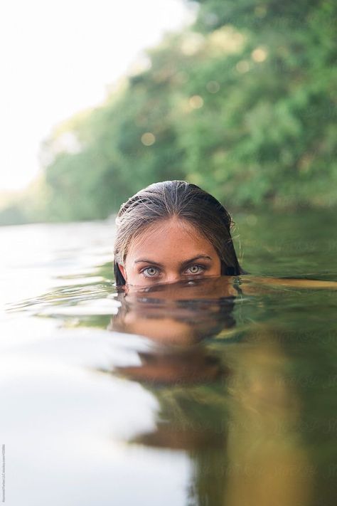 Lake Portrait, Lake Photoshoot, Water Shoot, Lake Photography, Girl In Water, Shotting Photo, Beach Photography Poses, Water Photography, Foto Poses