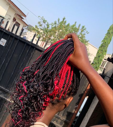 Small Peekaboo Box Braids, Peekaboo Braids With Curls At The End, Peekaboo Knotless Braids With Curls, Knotless Peekaboo, Knotless Peekaboo Braids, Peekaboo Braids With Curls, Peekaboo Braids, Peekaboo Hair Colors, Peekaboo Hair