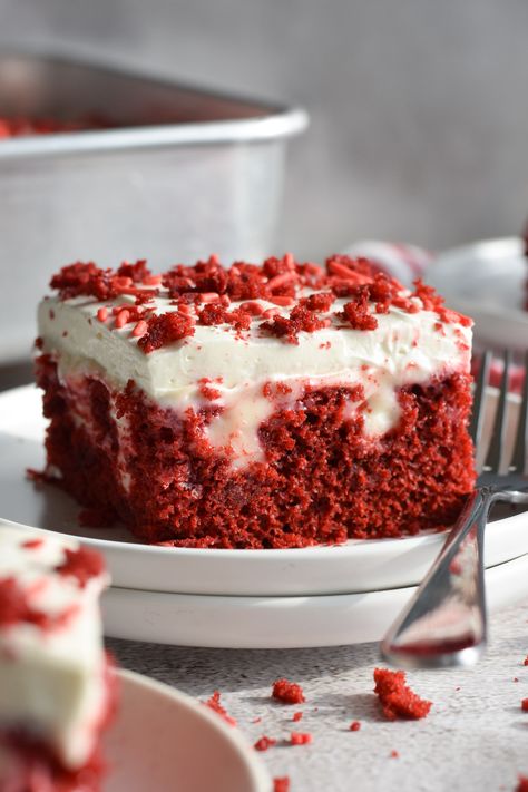 Red Velvet Poke Cake Red Velvet Ooey Gooey Cake, Red Velvet Pudding Cake, Red Velvet Poke Cake With Pudding, Red Velvet Poke Cake Easy, Red Velvet Cake Mix Desserts, Dinner Then Dessert Recipes, Red Velvet Poke Cake Condensed Milk, Poke Cakes Condensed Milk, Red Velvet Cake Mix Recipes