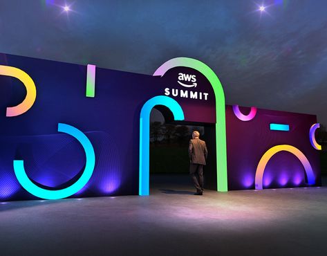 AMAZON WEB SUMMIT (AWS) Exhibition Entrance Design, Corporate Stage Design, Event Technology Ideas, Event Photo Backdrop, Photo Op Ideas, Sitemap Design, Event Activations, Event Entrance Design, Summit Design