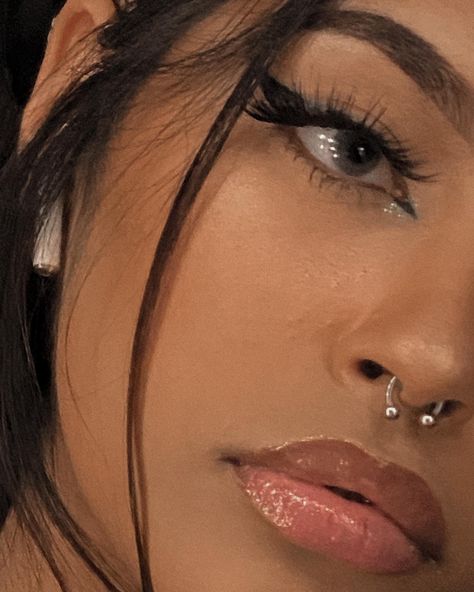 Piercing Ideas Septum, Nose Piercing Septum Aesthetic, Septum Piercing Aesthetic, Septum And Nostril Piercing Aesthetic, People With Septum Piercings, Nose Piercing Healing, Rhino Piercing, Girls With Septum Piercings, Cute Nose Piercings