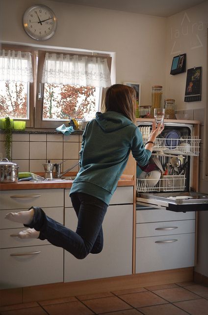 MY AUNT & UNCLE DID THIS!  I remember being amazed at the time, and then it just looked fabulous!! Kitchen For Tall People, Raised Dishwasher Ideas, Dishwasher In Kitchen, Mountain Kitchen Ideas, Elevated Dishwasher, Raised Dishwasher, Kitchen Cupboard Colours, Cheap Kitchen Cabinets, Kitchen Sink Design