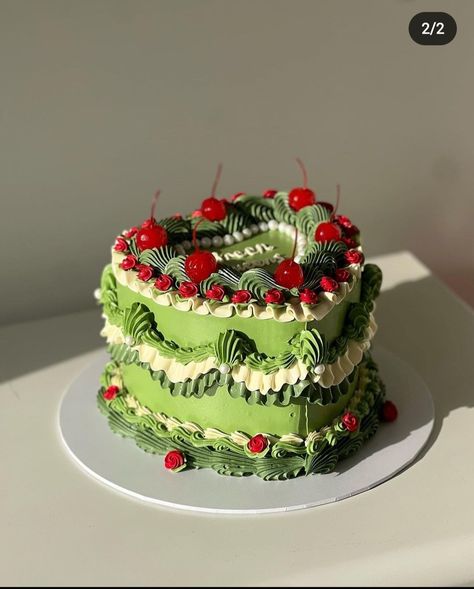 Green cute cake Red And Green Cake, Monochromatic Cake, Green Cake, Cute Cake, Green Cute, Cute Cakes, Beautiful Cakes, Cake, Green