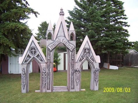 I have styrofoam   totally want to make this Halloween Cemetery Props | Prop Showcase: 12 foot cemetery facade build Diy Foam Gravestones, Diy Headstones Halloween Foam, Foam Board Coffin, Cemetary Diorama, Halloween Hearse Prop, Halloween Garage, Styrofoam Art, Halloween Costume Store, Halloween Graveyard