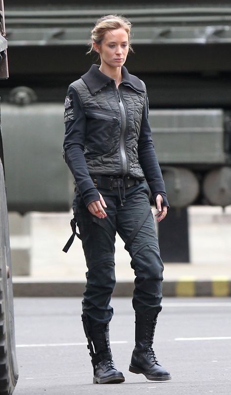 Emily Blunt - Edge of Tomorrow Rita Vrataski, Combat Outfit, Movies Stills, Edge Of Tomorrow, Emily B, Daniela Ruah, Latest Movie, Devil Wears Prada, Best Outfits