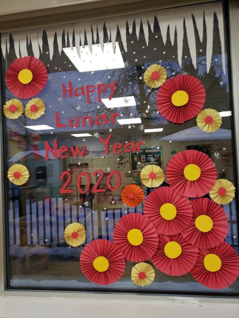 Chinese New Year Library Display, China Bulletin Board Ideas, Chinese New Year Class Decoration, Lunar New Year Classroom Decoration, Chinese New Year School Decorations, Decoration Chinese New Year, Chinese New Years Decorations, Lunar New Year Display, Chinese New Year Classroom Decorations