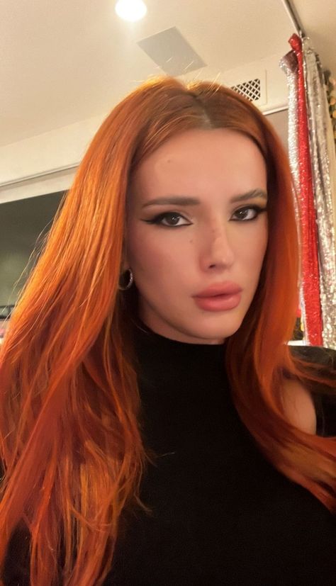 Bella Thorne Hair, Bella Throne, Photoshoot Bts, Bella Thorne, Alexandra Daddario, Megan Fox, Ginger Hair, Redheads, Celebrity Crush