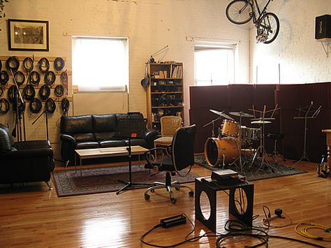 Butler Recording Music Studio Ideas, Studio Music Room, Living Rooms Ideas, Practice Room, Music Bedroom, Home Studio Ideas, Home Music Rooms, Studio Live, Live Room