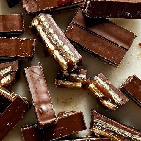 An Affair From The Heart on Instagram: "What’s not to love about Twix Bars? Crunchy bottom, caramel center, and chocolate all perfectly layered into one of America’s favorite candy bars! Now, you can make this copycat recipe quickly and easily at home in your own kitchen. Warning: They are addicting! Check out the recipe at the link below! 🤍 https://anaffairfromtheheart.com/homemade-twix-bars/ #twix #twixcookies #twixbars #copycatrecipe" Homemade Twix Bars, Twix Bars, Twix Bar, Twix Cookies, Candy Bars, Favorite Candy, Copycat Recipe, Food Dessert, Copycat Recipes