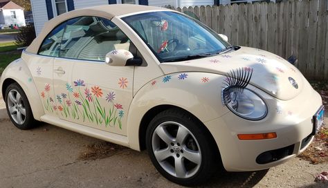 Beetle Car With Daisy Rims, Beetle Cars With Daisy Rims, Cute Vw Beetle Accessories, Vw Beetle Decorations, 2014 Volkswagen Beetle, Cute Vw Beetle, Volkswagen Beetle Decorations, Volts Wagon Beetle, Beetle Car Aesthetic