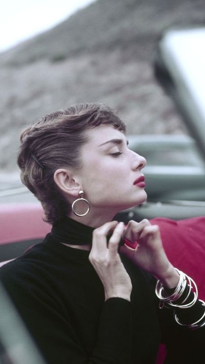 Audrey Hepburn Hair, Aubrey Hepburn, Audrey Hepburn Photos, Audrey Hepburn Style, Meg Ryan, Hepburn Style, Penteado Cabelo Curto, Julia Roberts, Mode Vintage